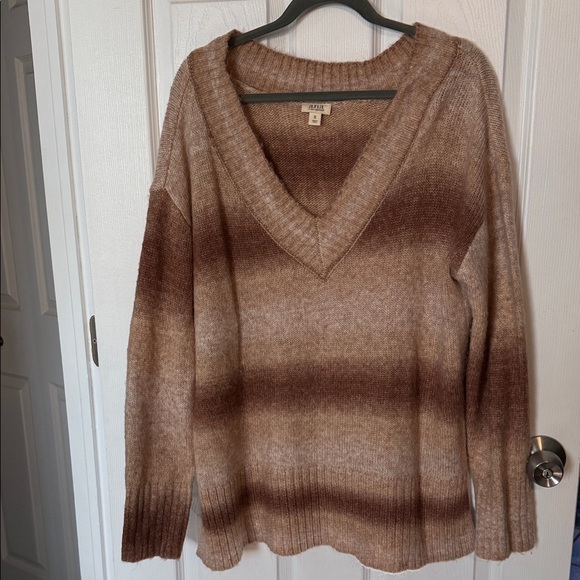 Women's Striped V-Neck Sweater - Picture 1 of 1